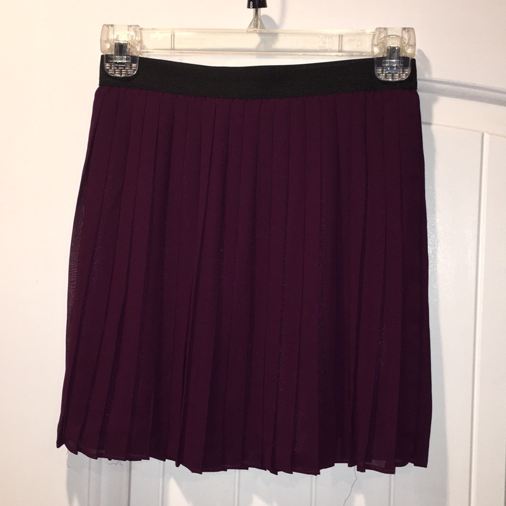 Plum pleated skirt